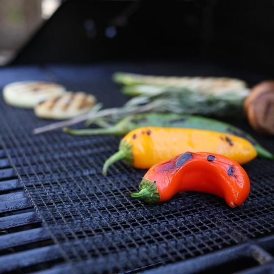 Grillfine BBQ Grillnetz / Tapis de Grill | Antiadhésif & Réutilisable | Résistant à la chaleur jusqu'à 370 °C | Pour Viande, Poisson & Légumes
