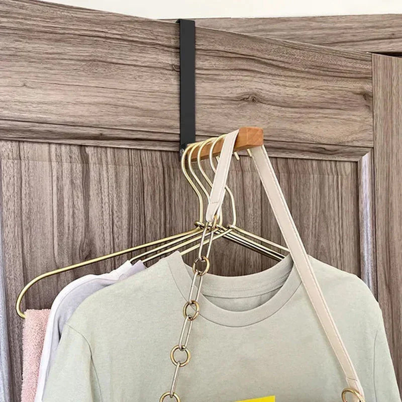 HangClothes – Le crochet de porte premium pliable !
