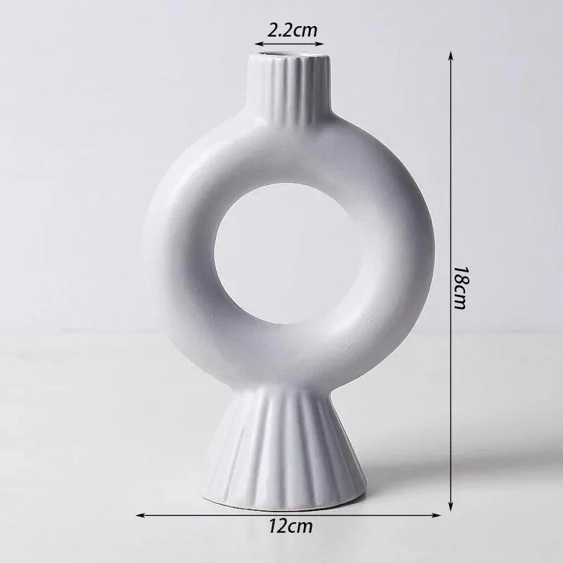 Lysestage scandinave minimaliste dans le verre et le verre