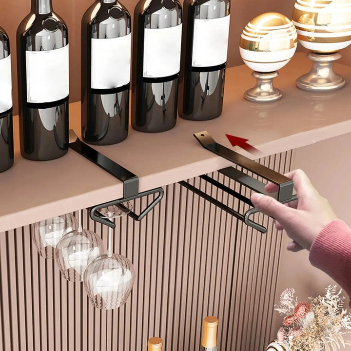 GlassGlow – Faites flotter des verres à vin élégants !