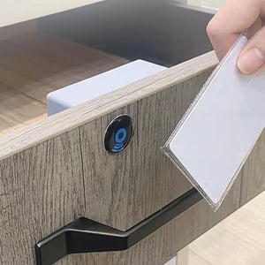 SafeTap – Protection intelligente pour vos armoires