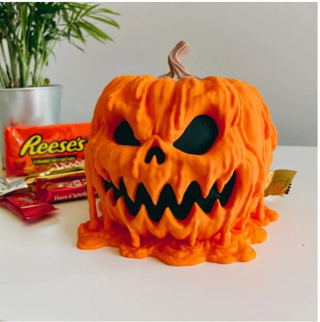CreepServe – Le bol à bonbons en forme de citrouille qui fond de manière effrayante !