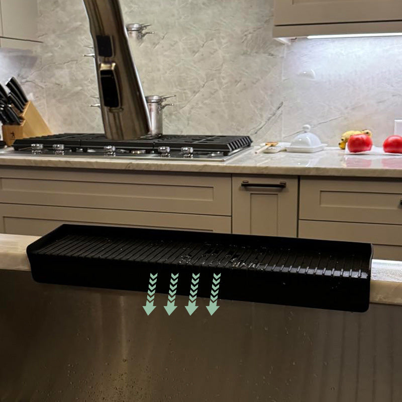 SplashShield – Dites adieu aux éclaboussures d'eau sur votre plan de travail