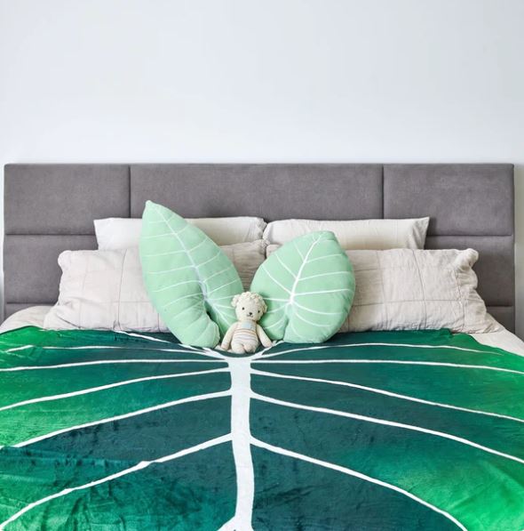 LeafyLuxe™ - Couverture en polaire en forme de feuille