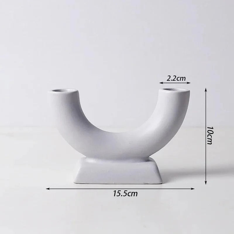 Lysestage scandinave minimaliste dans le verre et le verre