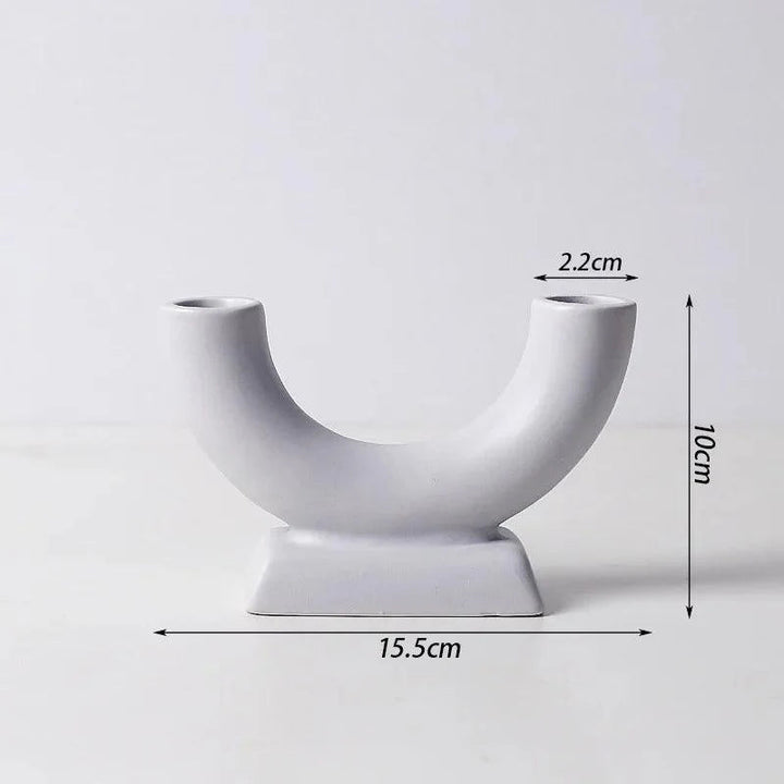 Lysestage scandinave minimaliste dans le verre et le verre