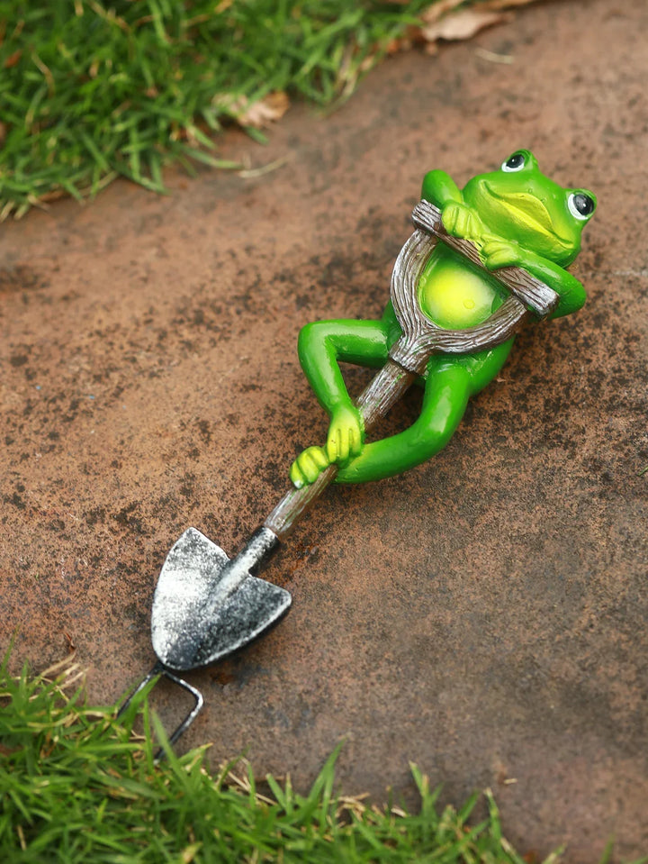Figurine de jardin FroggieBloom | Grenouille amusante avec pelle | Résistante aux intempéries | Déco de jardin peinte à la main