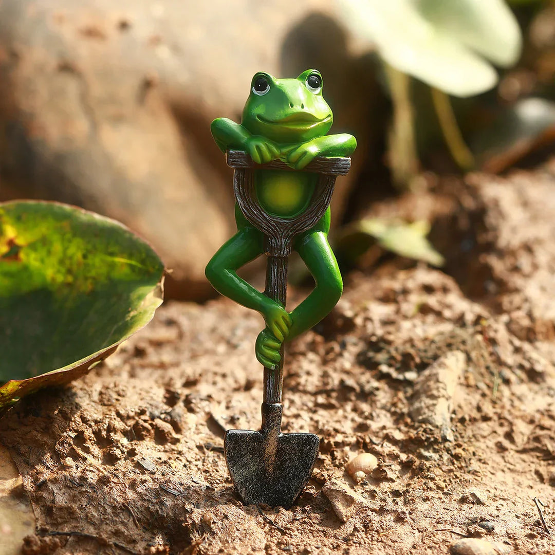Figurine de jardin FroggieBloom | Grenouille amusante avec pelle | Résistante aux intempéries | Déco de jardin peinte à la main
