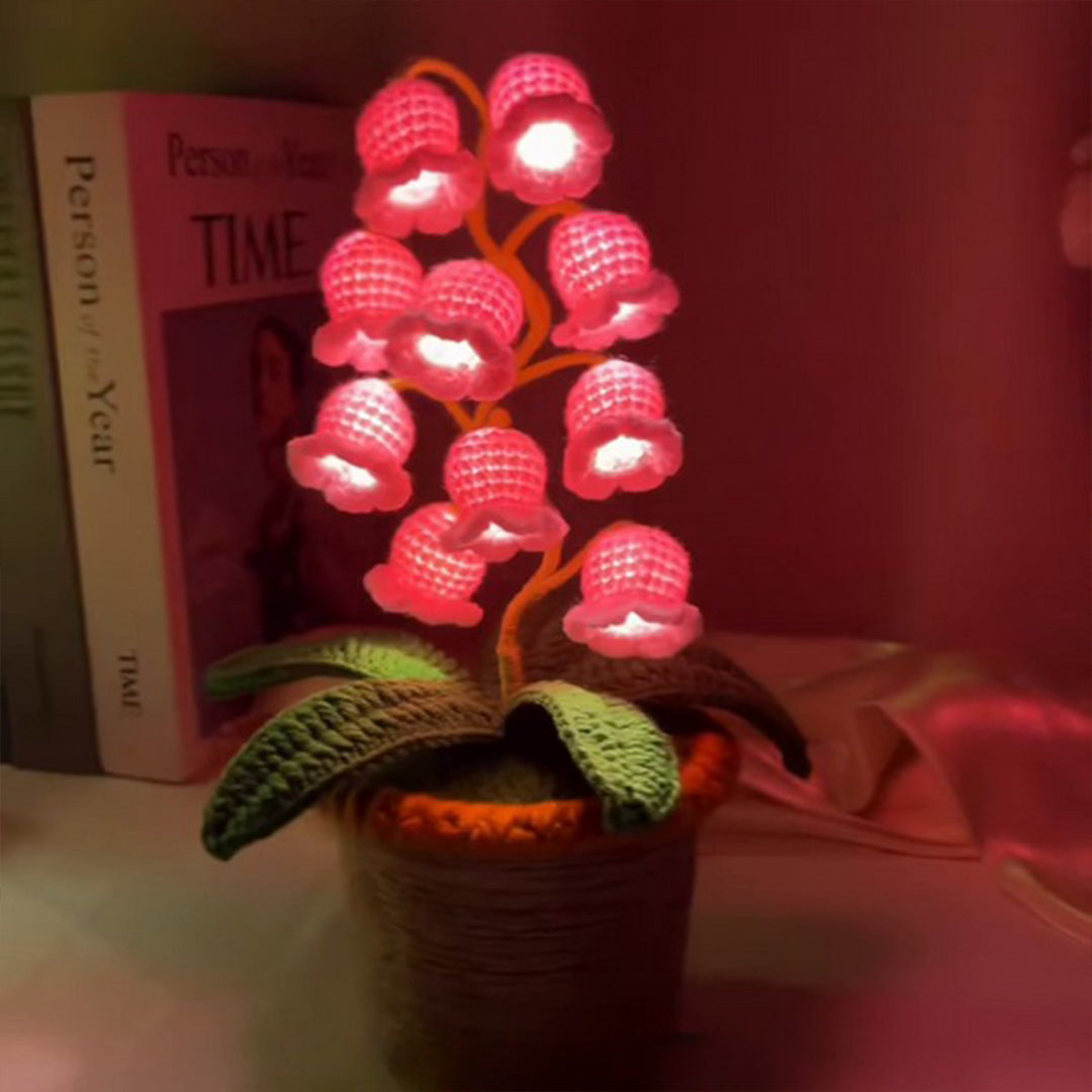 LilyGlow – La lampe en crochet à fleurs de lys avec une floraison éternelle !