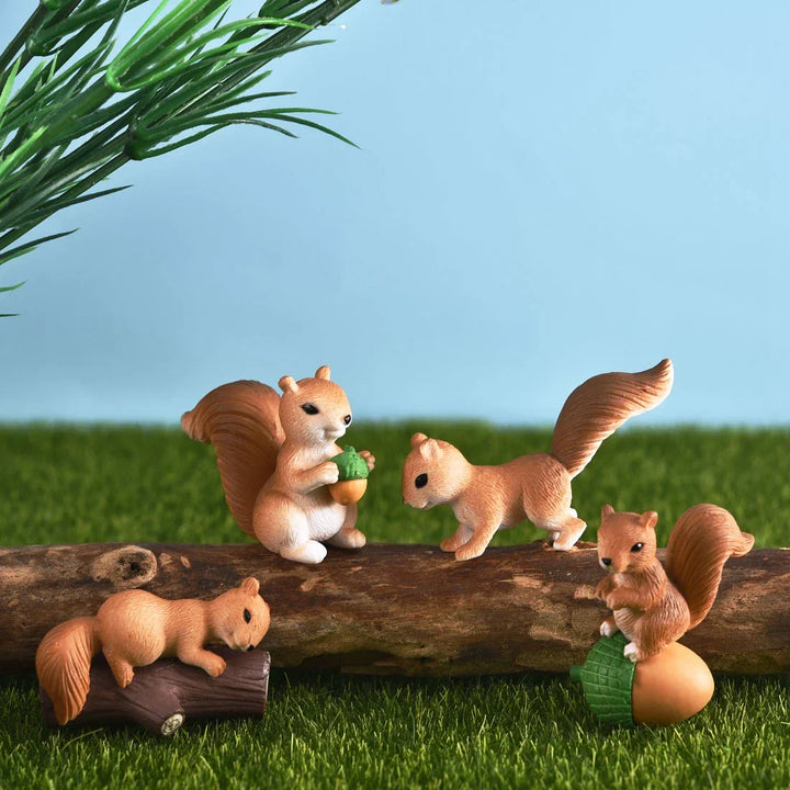 NuttyFriends Minis | Ensemble de figurines écureuils | 4 pièces | Figurines animales miniatures | Décoration & ensemble de jeu pour enfants & maison