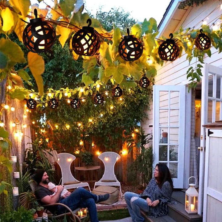 Guirlande lumineuse solaire Flamara avec effet flamme | 8 lanternes LED | Étanche IP44 | Pour jardin, terrasse et balcon