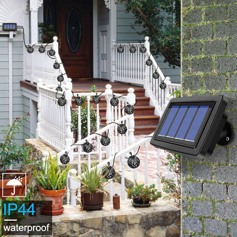Guirlande lumineuse solaire Flamara avec effet flamme | 8 lanternes LED | Étanche IP44 | Pour jardin, terrasse et balcon