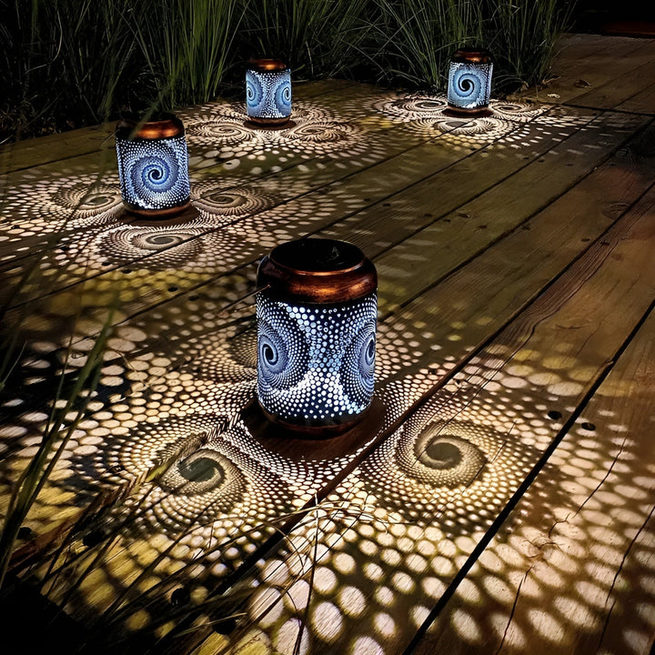 LioraSpira Lampe de projection solaire pour jardin avec projection en spirale | Design artistique | Résistante aux intempéries | 28x19x13 cm