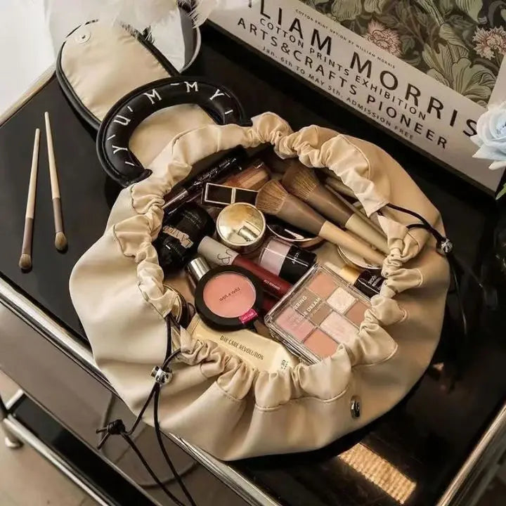 ChicNest – Le sac à maquillage qui s'étale pour vous !