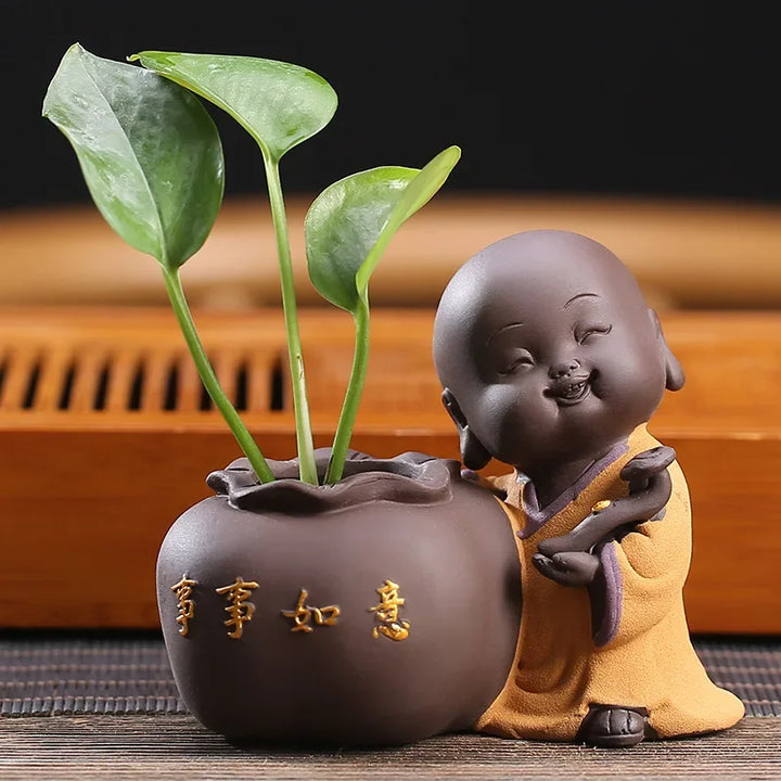 TonSegen Petit Moine en Argile | Argile Pourpre | Porte-Bonheur & Mini-Vase | Décoration Artisanale