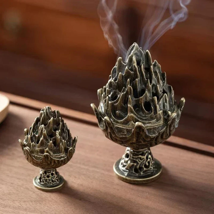 Zenara | Porte-encens vertical | Alliage & motif creux | 6,8 x 4,5 cm