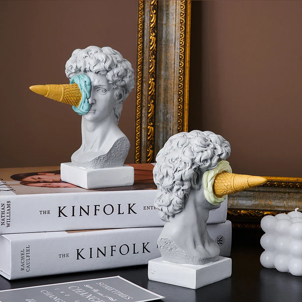 ArteFrost | Statue de David avec glace | Sculpture nordique moderne | Décoration pour bureau et maison