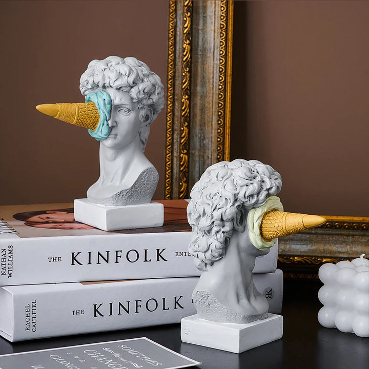 ArteFrost | Statue de David avec glace | Sculpture nordique moderne | Décoration pour bureau et maison