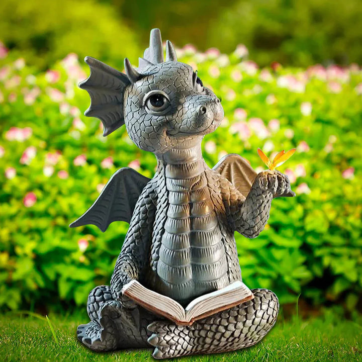 Figurine de dragon avec livre | Peinte à la main & Résistante aux intempéries | Sculpture en résine | 9 × 7 × 10 cm