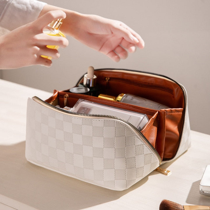 Velvoria Trousse de Maquillage de Luxe pour Voyage & Maison | Avec Compartiments & Cuir PU | Résistante à l'Eau & Polyvalente