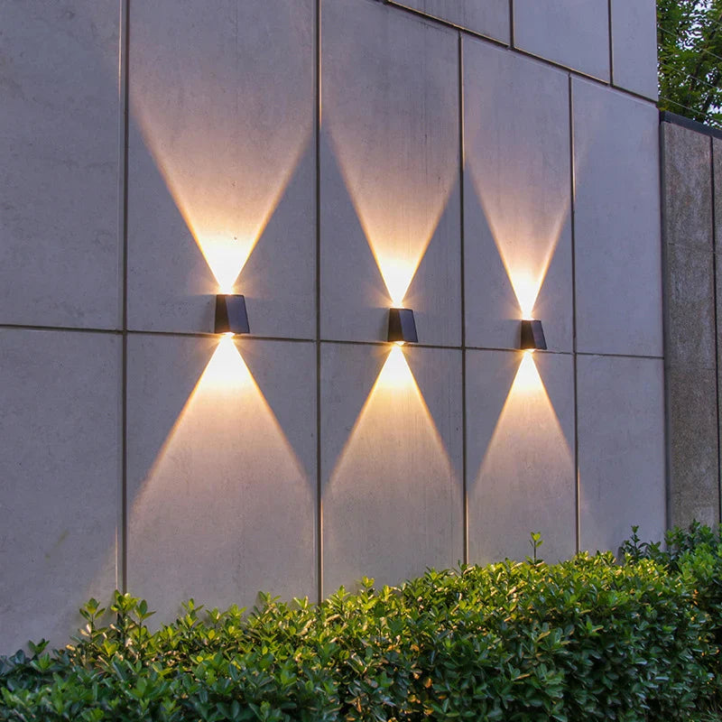Applique solaire SolarBeam Duo | Lumière vers le haut et vers le bas | Contrôle intelligent de la lumière | Résistante aux intempéries
