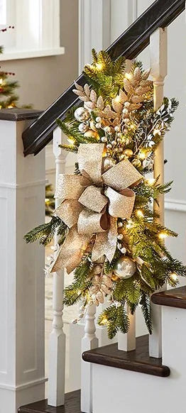 Guirlande de Noël LumiPine | Avec éclairage LED | Guirlande en sapin rustique pour escalier, porte et mur | 45×20 cm