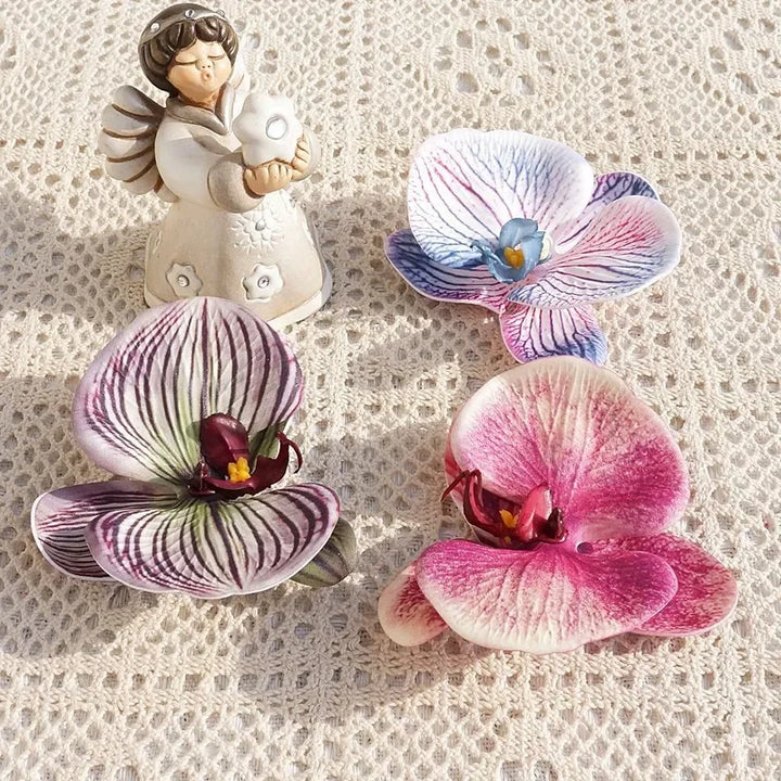 Fleur décorative 3D Floriva Orchidea | Grande orchidée papillon artificielle en coton silicone | 10 × 11 cm | Pour déco, cadeaux & accessoires capillaires
