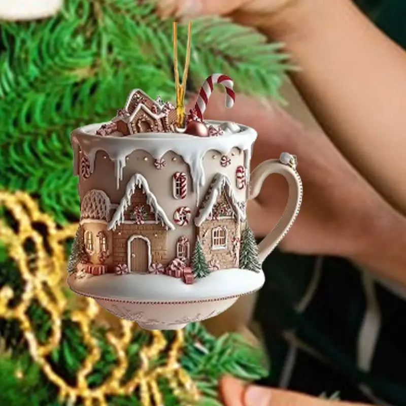 FestivaBrew Décoration de Noël | Ornement en acrylique Tasse à café avec motif d'hiver | Décoration de sapin de Noël durable | 8 × 7 cm