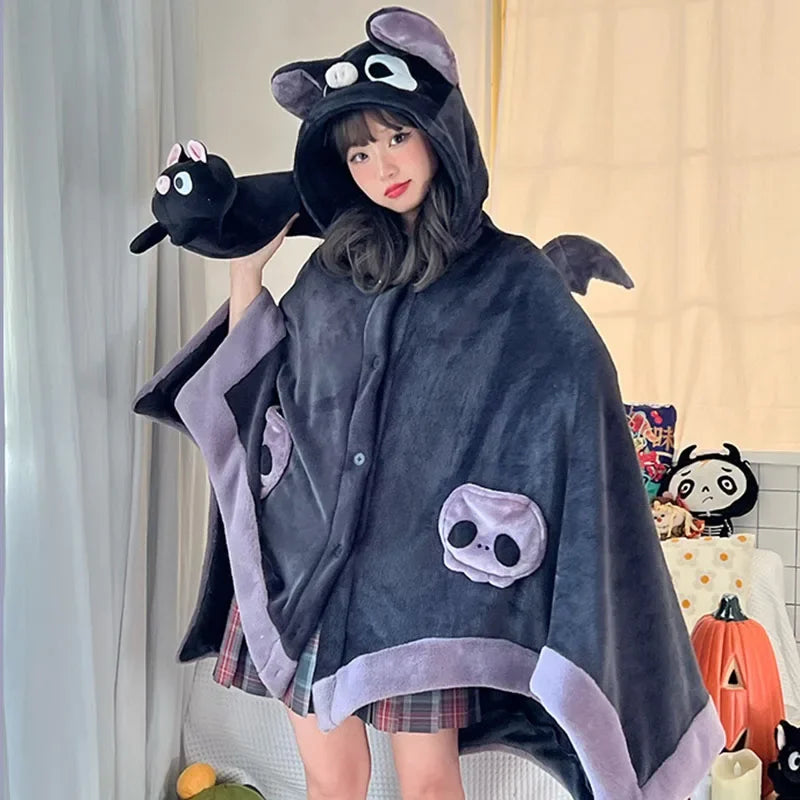 Cape en Fleece Kurochi | Design Kawaii Chauve-Souris | Poncho à Capuche pour Femmes | Douillet & Chaud