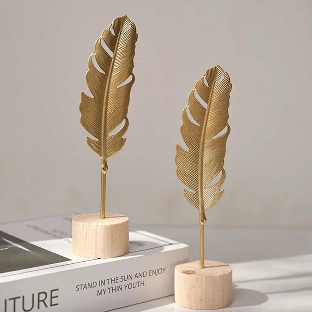 Figurine décorative Ginkgo Elegance | Sculpture de feuille dorée en métal | Décoration pour la maison et le bureau