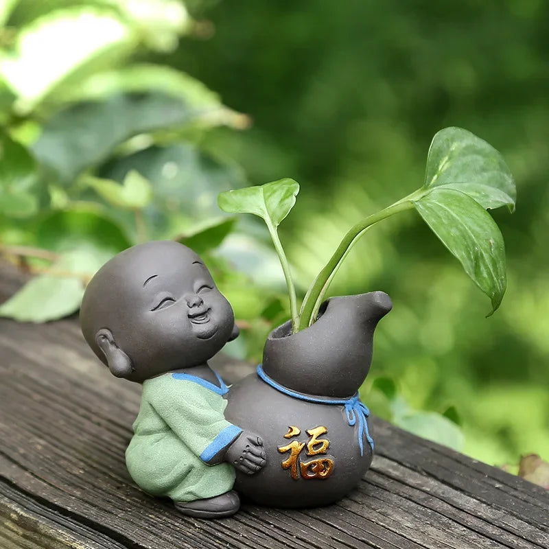 TonSegen Petit Moine en Argile | Argile Pourpre | Porte-Bonheur & Mini-Vase | Décoration Artisanale