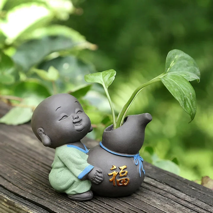 TonSegen Petit Moine en Argile | Argile Pourpre | Porte-Bonheur & Mini-Vase | Décoration Artisanale