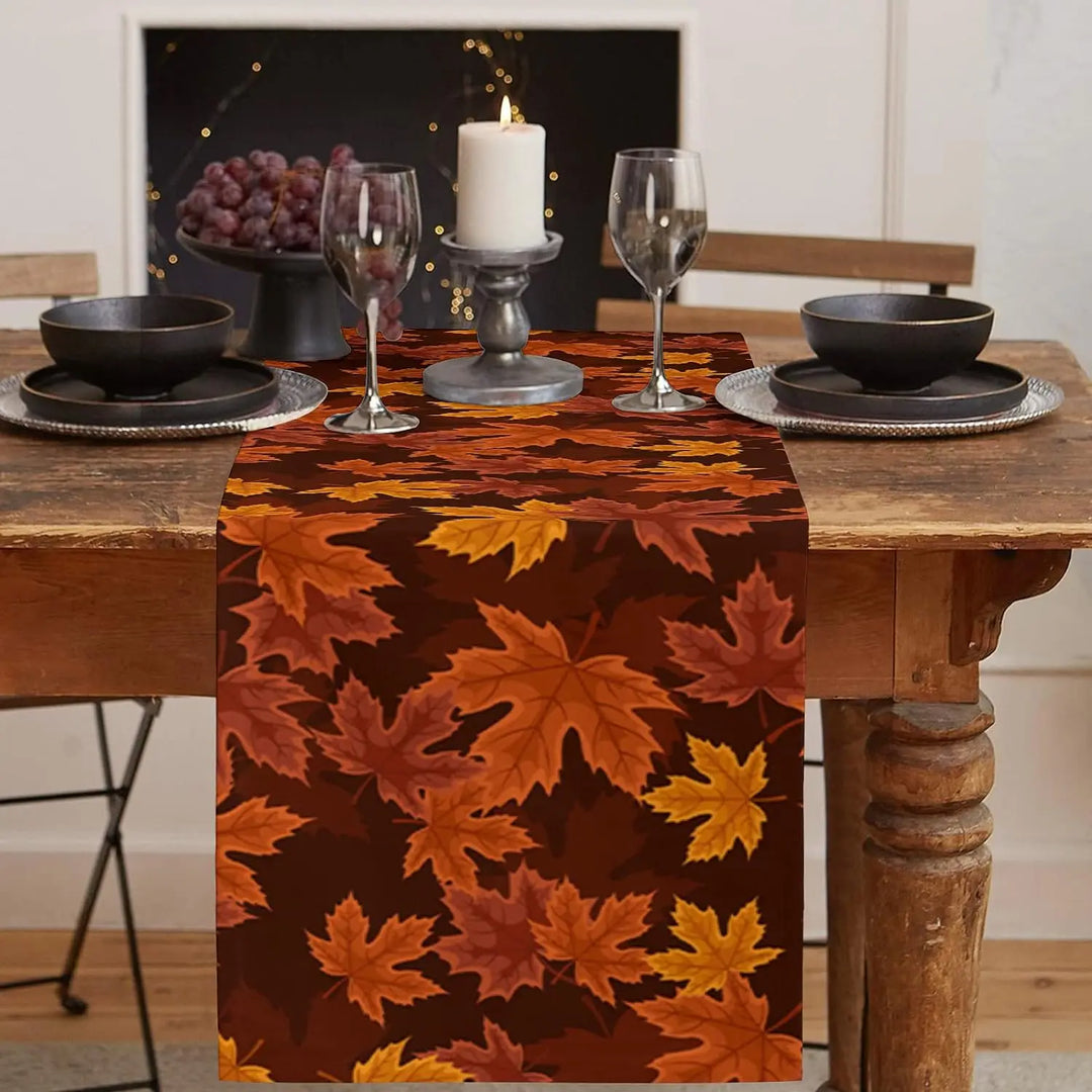 Nappe de Table Autumna LeafRunner en Lin | Décoration d'Automne en Feuille d'Érable | Lavable & Durable | 150–200 × 33 cm