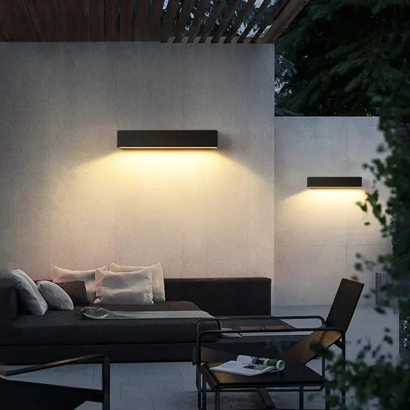 Lampe solaire murale Solavella | 16 LEDs | Super lumineuse & étanche | Pour jardin, balcon & mur de maison | Blanc chaud & froid