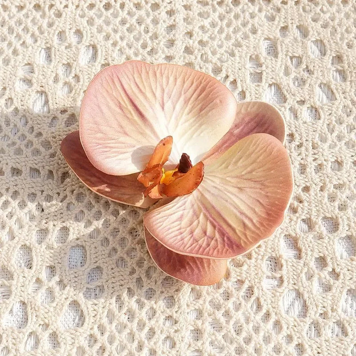 Fleur décorative 3D Floriva Orchidea | Grande orchidée papillon artificielle en coton silicone | 10 × 11 cm | Pour déco, cadeaux & accessoires capillaires