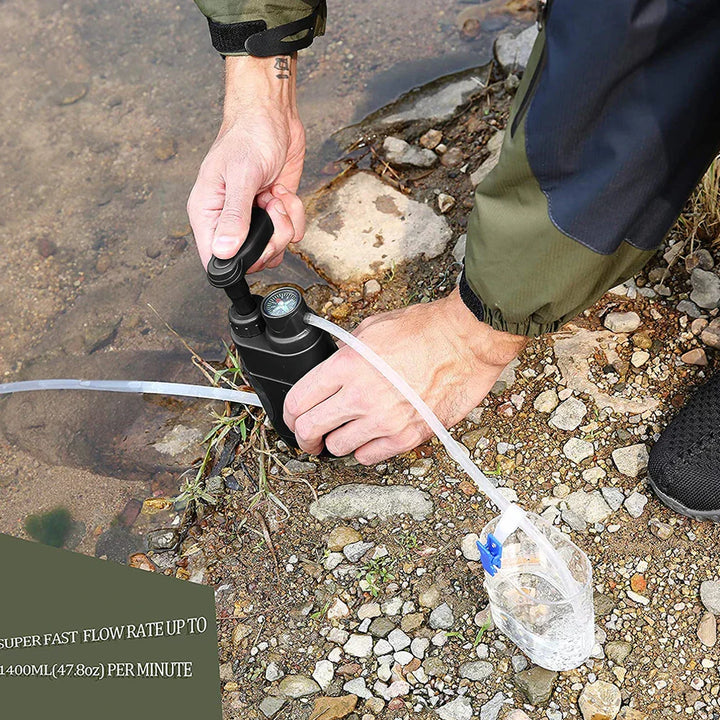 Filtre à eau extérieur PureTrek Survival | Capacité de filtration de 5000 L | Système de filtration en 4 étapes | Compact et robuste