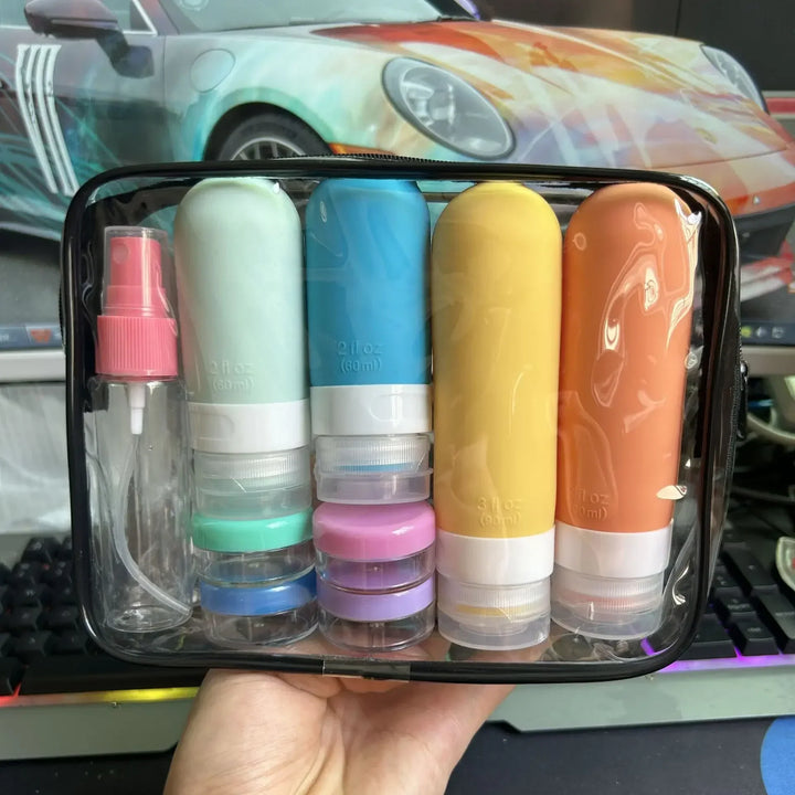 Travellina Set de Voyage | Ensemble de bouteilles rechargeables de 16 pièces dans une trousse zippée | Étanche & adapté aux bagages à main | Pour shampoing, cosmétiques & produits de soin