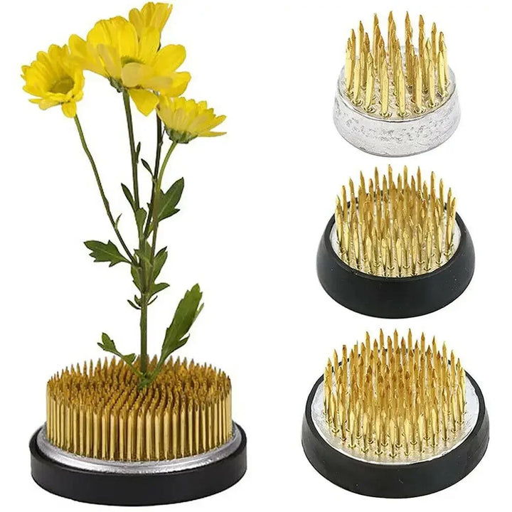 Kenzan BlütenFix | Support floral Ikebana rond | Laiton avec base en caoutchouc | Pour des arrangements floraux élégants