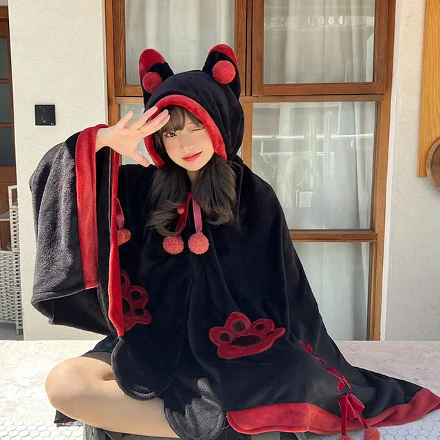 Cape en Fleece Kurochi | Design Kawaii Chauve-Souris | Poncho à Capuche pour Femmes | Douillet & Chaud