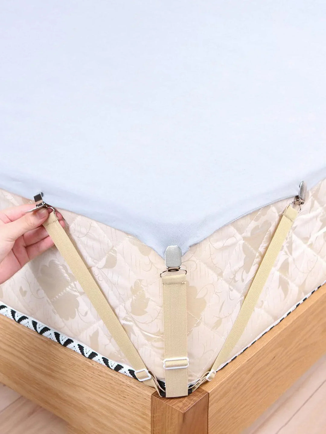 GRIPFIX Ensemble de Supports de Draps-housses | Pack de 4 Étriers de Draps Triangulaires | Réglable & Antidérapant – Pour Matelas, Nappes & Housses