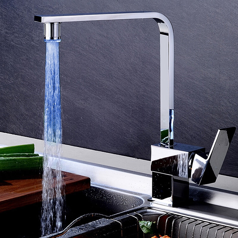 Éclairage LED de robinet AquaLume | Changement de couleur par pression d'eau | Sans batteries | Ø 2,5 cm