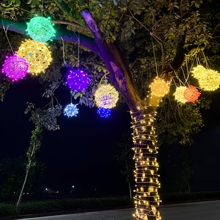 Lumora Guirlande lumineuse LED en boules | Fonctionne sur piles & Résistante aux intempéries IP65 | Pour intérieur & extérieur | Ø 6 cm | Plastique