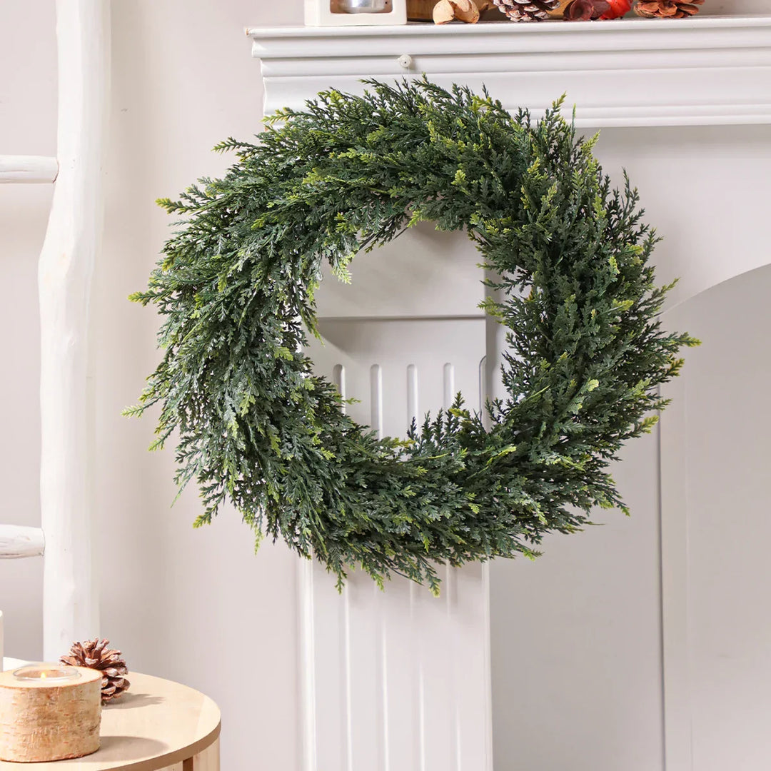 Verdania | Couronne de cèdre artificielle | Toujours verte | 30 cm Ø | Décoration facile d'entretien pour la maison et le jardin