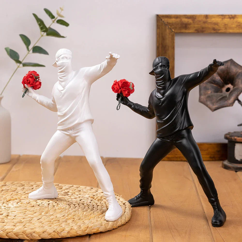 Artivora Flower Rebel | Sculpture moderne „Flower Thrower“ – Figurine décorative pour salon, bureau & bibliothèque