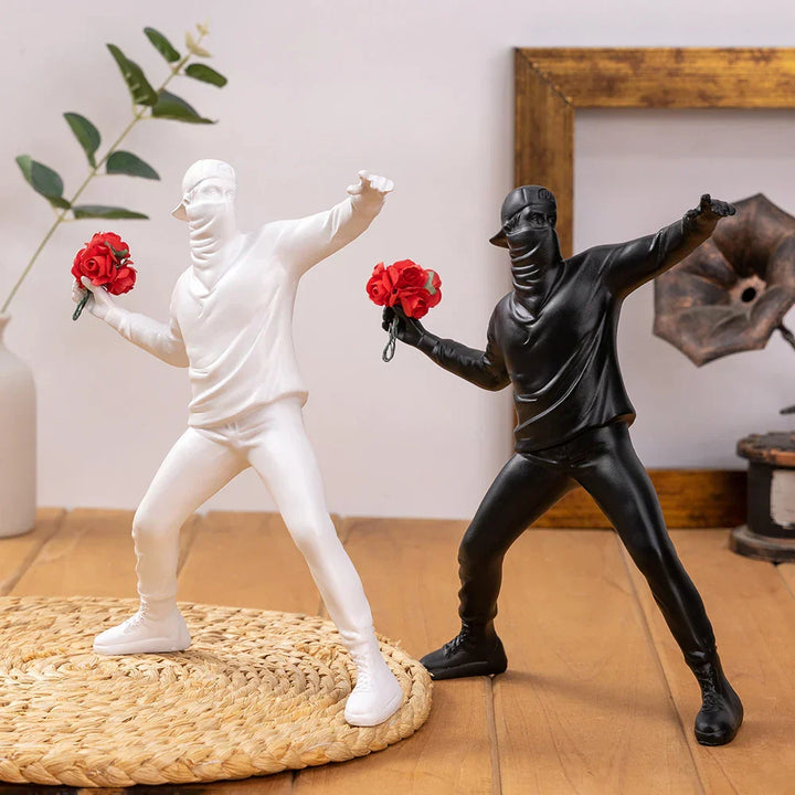 Artivora Flower Rebel | Sculpture moderne „Flower Thrower“ – Figurine décorative pour salon, bureau & bibliothèque
