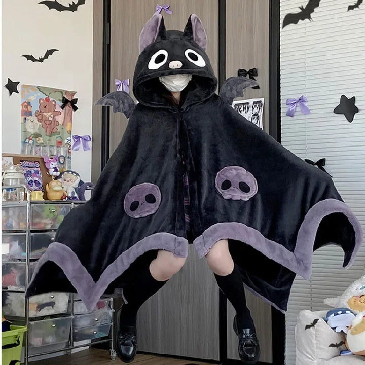 Cape en Fleece Kurochi | Design Kawaii Chauve-Souris | Poncho à Capuche pour Femmes | Douillet & Chaud