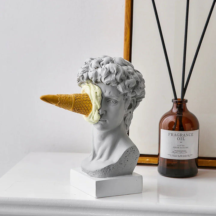 ArteFrost | Statue de David avec glace | Sculpture nordique moderne | Décoration pour bureau et maison
