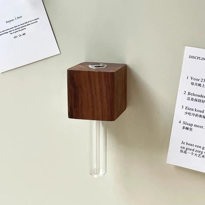 MagnaVase | Vase à tubes à essai magnétique en bois | Décoration créative pour la maison | Fait main & Stylé