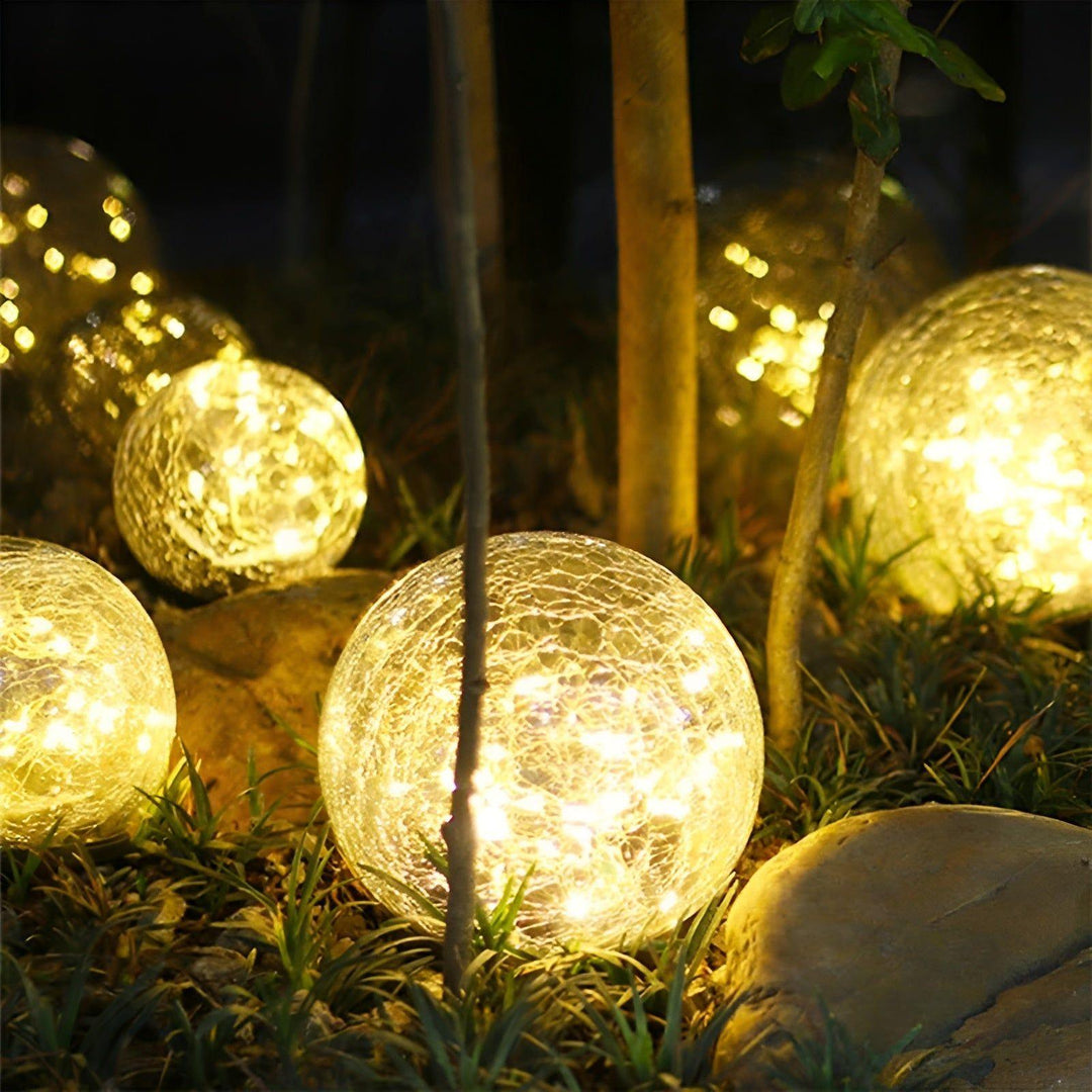 Lumora Lampe de Jardin Solaire | Lumière LED Blanc Chaud | Automatique & Étanche IP65 | Design en Verre Brisé