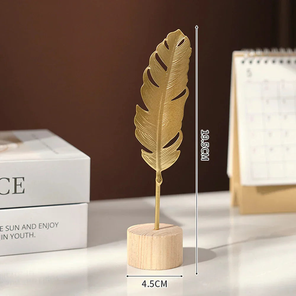 Figurine décorative Ginkgo Elegance | Sculpture de feuille dorée en métal | Décoration pour la maison et le bureau